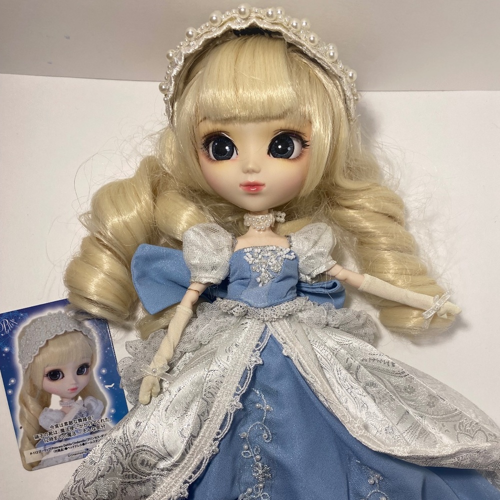 Pullip doll Princess Dahlia Cinderella